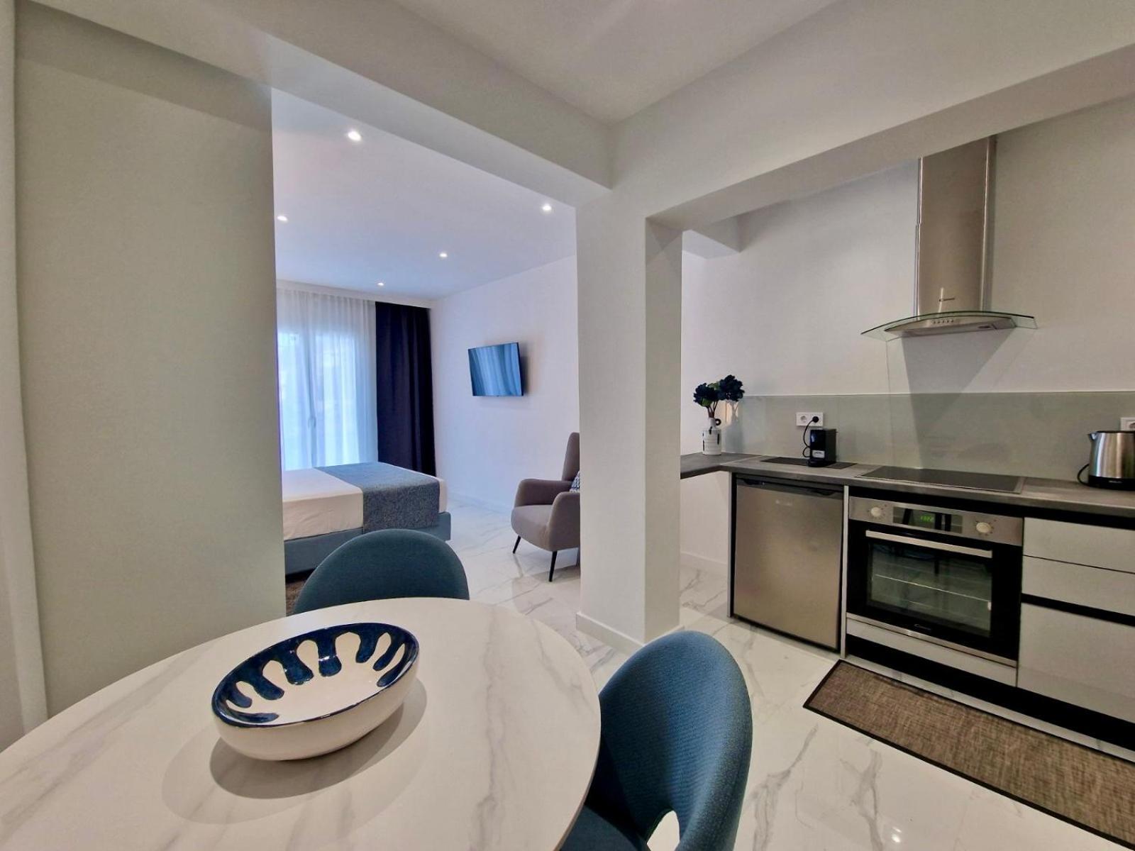 Kassiopi Piazza Suites Екстериор снимка